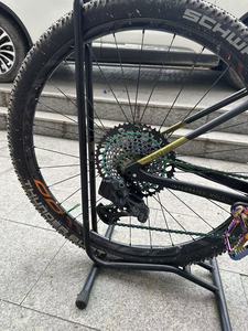 Vélo de Montagne Tout-Terrain Adulte Léger en Fibre de Carbone avec Cadre Rigide, Freins à Disque Hydrauliques 12 Vitesses et Suspension RockShox Standard – Vente en Gros - Product Image 5