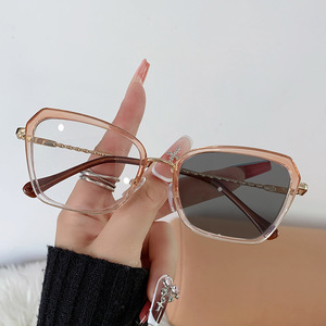 MK25824 Nouvel Arrivage Oeil de Chat Mode Photochromique Anti Lumière Bleue Lunettes Vente en Gros <span class=keywords><strong>Pas</strong></span> <span class=keywords><strong>Cher</strong></span> Lunettes Optiques pour Femmes - Product Image 5