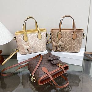 กระเป๋าถือดีไซน์หรูหรา ผลิตในจีน สำหรับขายส่งออนไลน์ ทำจากวัสดุ PU พร้อมลวดลายเรขาคณิต 6608 - Product Image 1