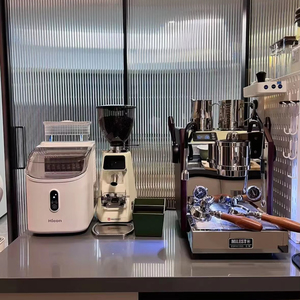 MILESTO EM-40 Moderna Cafetera Espresso Comercial Semiautomática con Doble Caldera de 9 Bares y Control de Temperatura PID para el Hogar - Product Image 2