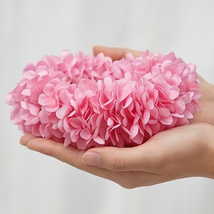 Guirnalda de Flores Rosadas Artificiales con Borlas Blancas, Decoración Colgante para Bodas, Festivales, Templos y Hogar - Product Image 3