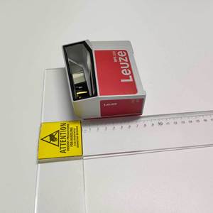 อุปกรณ์กำหนดตำแหน่งบาร์โค้ด Leuze BPS 348i SM 100 เซ็นเซอร์อุตสาหกรรม IP65 - Product Image 1