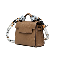 Sac à main de luxe personnalisé XIUQUAN en cuir véritable avec fermoir, petit sac léger avec foulard en soie et étiquette, pour femme