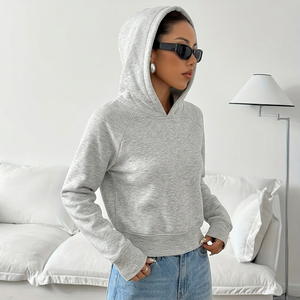 Veste polaire zippée à capuche grise pour femme, manches longues, style minimaliste, coupe-vent, poches avant, idéale pour l'automne, la gym et les trajets quotidiens, Bangladesh - Product Image 3