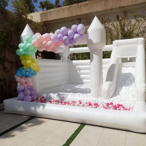 Castillo Inflable Comercial de PVC para Fiestas y Bodas al Aire Libre, Color Blanco, con Tobogán, Capacidad de 600 kg, en Venta - Product Image 4