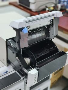 Dnp Rx1 뜨거운 판매 Dnp Rx1hs 프린터 커버 및 프린터 스탠드 사진 부스 용 포토 트레이 디자인 기계 Dnp Rx1hs 프린터 Dnp - Product Image 6