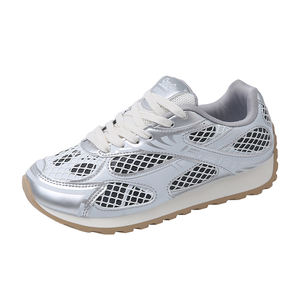 Nouvelles baskets pour femmes de créateurs, de haute qualité, en maille respirante, style marche, chaussures d'automne, tricot volant, baskets tendance pour femmes - Product Image 6