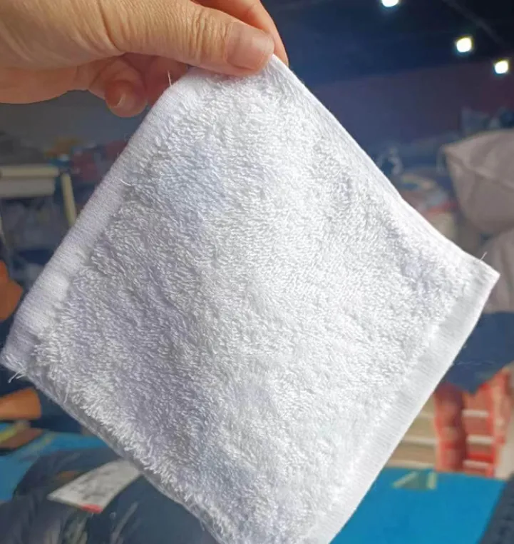Белые квадратные Горячие холодные влажные маленькие полотенца для рук для авиакомпаний одноразовые полотенца оптом