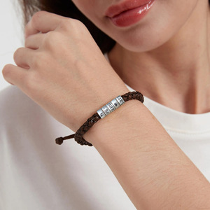 Pulsera de cuerda trenzada Li Yu con cuentas de metal grabadas, joyería personalizada para mujeres y hombres, accesorio de moda - Product Image 2