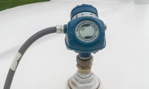 Radar de Nivel Inalámbrico HART de Onda Guiada 3308 en Oferta, con Acero Inoxidable 316/316L, Alcance de Medición de hasta 56 pies - Product Image 1