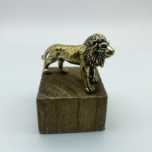 1 pièce Ornement <span class=keywords><strong>de</strong></span> bureau en laiton massif antique, figurine <span class=keywords><strong>de</strong></span> lion pour théière, artisanat, vente en gros - Product Image 2