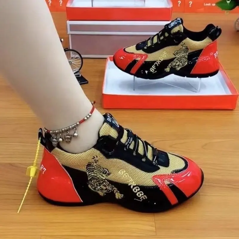 Usine chinoise OEM ODM grande mode chaussures de sport décontractées pour femmes chaussures de sport de plein air pour femmes