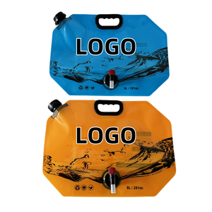 حقيبة ماء قابلة للطي سعة 8 لتر للتخييم في الهواء الطلق، متوفرة في المخزون، مصنوعة من البلاستيك الآمن للطعام لحفظ المشروبات - Product Image 3