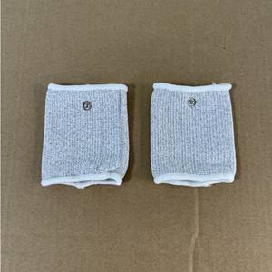 Guante de Masaje Multifuncional con Electrodos de Fibra de Plata, Instrumento de Masaje para Drenaje de Meridianos con Máquina - Product Image 1