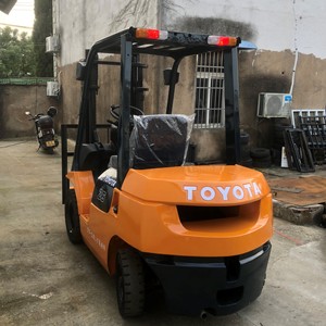 รถยกดีเซล รุ่นปี 2024 สำหรับ FD25 25  ขนาด 2.5 ตัน พร้อมอุปกรณ์เสริม ไซด์ชิฟท์ และคอนเทนเนอร์มาสต์ ราคาถูก - Product Image 3