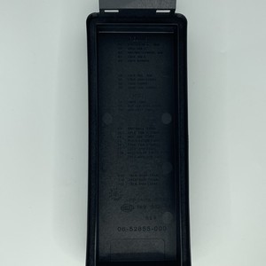 06-52855-000 0652855000 Couvercle de boîte à fusibles de châssis <span class=keywords><strong>SAM</strong></span> noir pour Freightliner Cascadia 2010-2017 - Product Image 2