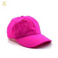 Casquette de sport imperméable à 6 panneaux non structurée en nylon uni de couleur rose fluo en gros