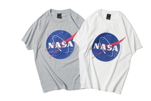 <span class=keywords><strong>T</strong></span>-<span class=keywords><strong>Shirt</strong></span> Unisex Autentica con Grafica Astronauta <span class=keywords><strong>NASA</strong></span>, Stile Trendy Streetwear per Coppie - Product Image 2