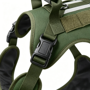 Harnais tactique pour chien, harnais en nylon robuste, harnais réfléchissant réglable anti-traction avec poignée pour la promenade et l'entraînement - Product Image 2