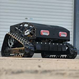 Éliminez les risques de tonte en pente : Tondeuse à chenilles télécommandée SOLID pour une maintenance sûre sur les terrains accidentés - Product Image 5