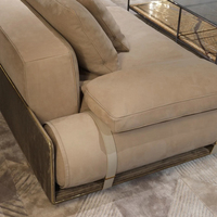 Canapé d'angle haut de gamme à dossier bas, design élégant et moderne, en cuir véritable gris clair avec accoudoirs roulés pour salons élégants