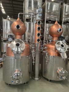 Sistema de Destilación Eléctrico de 300L+300L, Alambique de Cobre con Camisa de Acero Inoxidable 304 para Ginebra, Whisky, Vodka, Etc. - Product Image 2