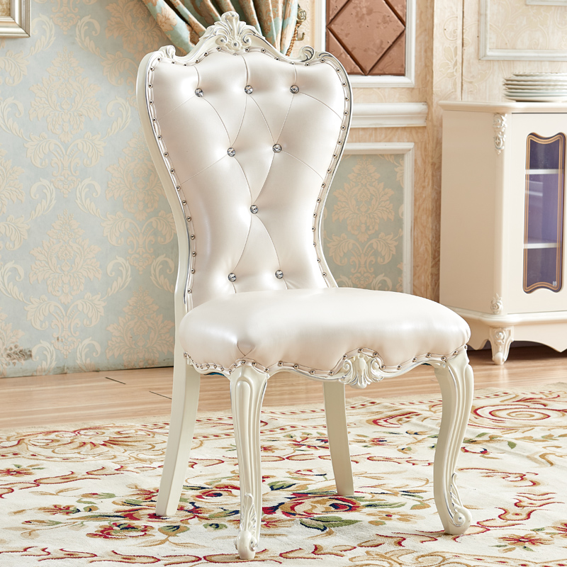 แชมเปญสีเงินอ่อน