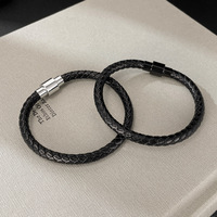 QUSEDINY Bracelet à breloques en acier inoxydable pour homme-Cuir noir tressé Motif papillon magnétique Tendance Boucle magnétique élégante