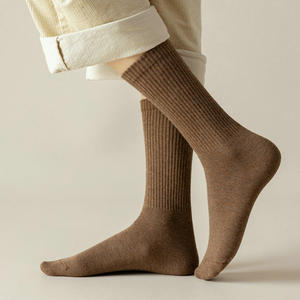 Chaussettes de cheville simples <span class=keywords><strong>et</strong></span> respirantes pour femmes Chaussettes mi-longues en coton Chaussettes de sport mi-longues de couleur unie - Product Image 3