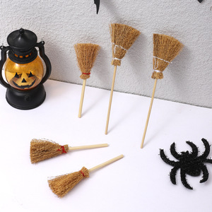 Escoba de Halloween, Mini Escoba de Bruja, Accesorio Decorativo de Bruja de Hierba - Product Image 2