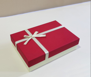 Kotak Hadiah Mewah Kustom dengan Tutup dari Karton Berlapis yang Menampilkan Laminasi Matt, Embossing, dan Stamping untuk Kotak Butik Hadiah. - Product Image 6