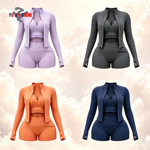 Completo Sportivo Estivo da Donna in 3 Pezzi: Reggiseno Sportivo Personalizzato, Giacca con Zip e Collo Alto, Pantaloncini a Vita Alta - Product Image 3