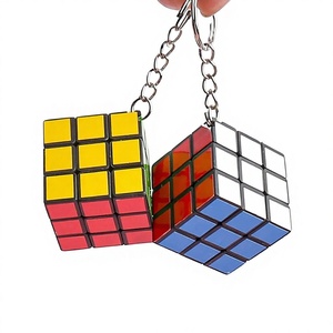 Portachiavi in Plastica con Mini Cubi Magici 3x3cm, Giocattolo Educativo per Bambini, Design Creativo a Cartone Animato, Flessibile, Ideale per Feste e Asili - Product Image 2