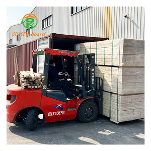 Lvl <span class=keywords><strong>Bois</strong></span> pour la construction <span class=keywords><strong>de</strong></span> toit <span class=keywords><strong>Bois</strong></span> <span class=keywords><strong>de</strong></span> bouleau peuplier Lvl <span class=keywords><strong>Bois</strong></span> <span class=keywords><strong>de</strong></span> placage laminé faisceau pin contreplaqué produit - Product Image 5