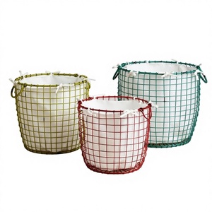 Panier de rangement alimentaire écologique en fil de fer blanc par Chaman India - Product Image 1