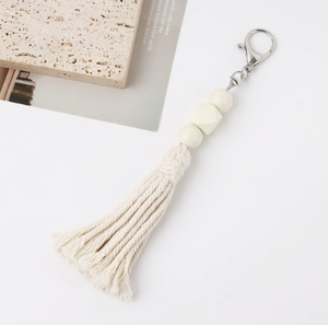 Vente en gros de sac à franges en coton de couleur unie perlé pour femmes porte-clés de voiture pour téléphone portable accessoires porte-clés - Product Image 4