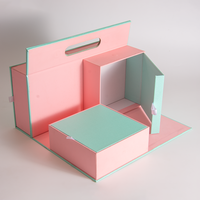 Boîte cadeau en papier pliable avec design créatif personnalisé, plusieurs compartiments et poignée pour l'emballage de cadeaux d'entreprise