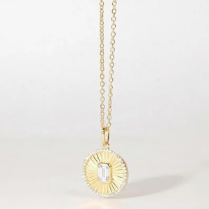 จี้เพชรแล็บพรีเมียมทรงซันเบิร์สต์ สร้อยคอทองคำแท้ ดีไซน์เรียบหรู ของขวัญสุดสง่างามสำหรับผู้หญิง วันครบรอบ วันเกิด - Product Image 5