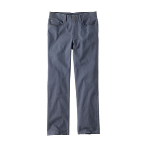 Pantalon chino pour homme au look moderne défini, conçu pour une mouvement décontracté, avec un design élégant et un confort quotidien. - Product Image 1