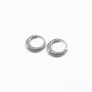 Boucles d'oreilles créoles géométriques rondes style rétro minimaliste Yunnique en acier titane à clipser, de Guangzhou, pour femme, bijoux de mode - Product Image 1