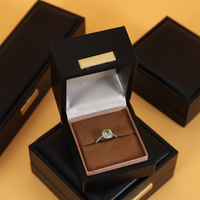 Boîte à bijoux carrée en velours personnalisée avec logo, pour collier, boucles d'oreilles, bracelet, boîte à bagues en cuir sécurisée, vente en gros d'usine SIFO.