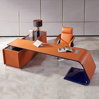 Bureau de direction moderne en cuir italien avec cadre en bois massif en forme de L, pieds dorés, pliable, design de luxe