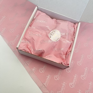 Papel de Seda Personalizado con Logo Plateado Impreso para Envoltura de Regalos y Ropa de Marca - Product Image 2