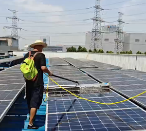 Machine Panneaux Mini Nettoyage Lavage Toit Robot Rail Entreprises Outils Solution Télescopique Pv <span class=keywords><strong>Maison</strong></span> Panneau Solaire Nettoyeur - Product Image 1