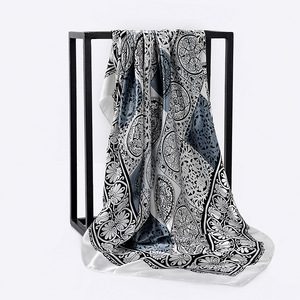 Foulard di Seta Vintage con Stampa Personalizzata Sciarpa Quadrata da Donna di Lusso in Twill Hijab e Sciarpe di Raso all'Ingrosso <span class=keywords><strong>Bandane</strong></span> da Donna - Product Image 3