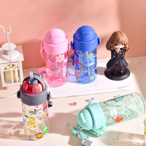 Mùa hè học sinh tiểu học cốc dễ thương đầy màu sắc giá trị cao xách tay vòi trẻ em cốc nước bằng nhựa - Product Image 2