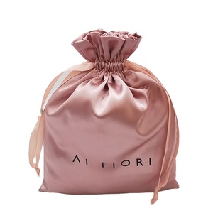 pink satin drawstring bolsa