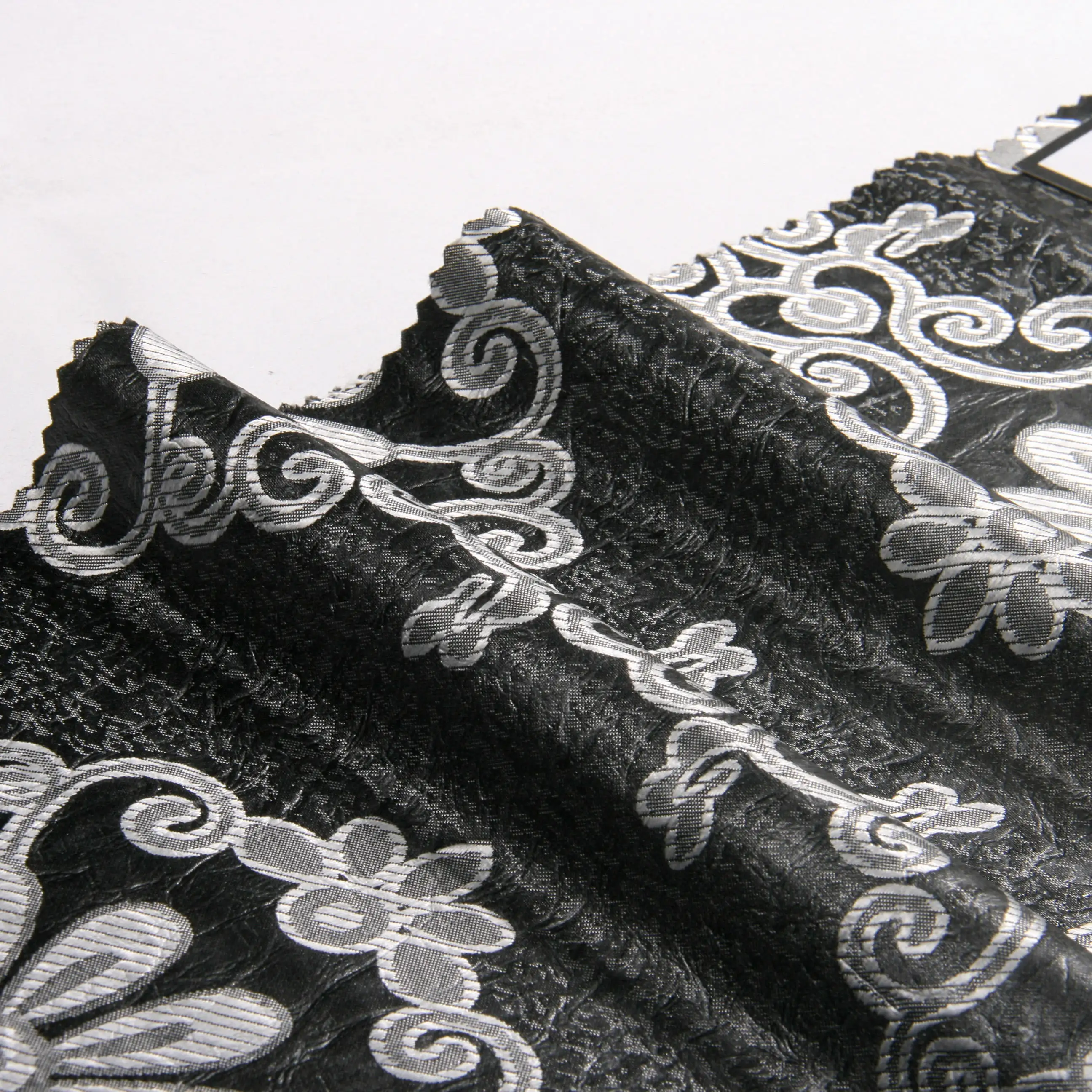 ผ้าแจ็คการ์ดลายดอกไม้สีดำวินเทจผ้าโพลีเอสเตอร์100% สำหรับผ้าม่าน