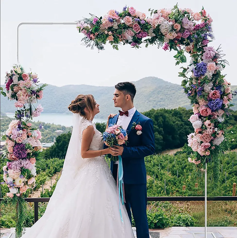 Arche de fleur de ballon de mariage en métal carré plaqué or personnalisé pour la décoration de fond