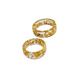 Bague en résine faite à la main, bijou unique en résine pour femmes, bague tendance colorée pour tous les jours, cadeaux, fêtes - Product Image 1